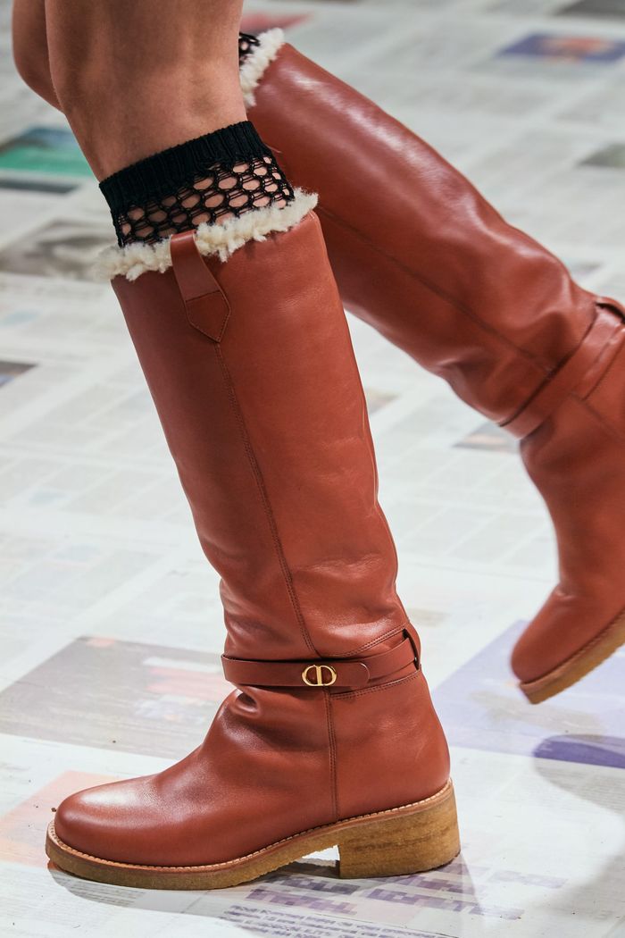 Модная женская обувь сезона осень-зима 2020-2021 - сапоги из коллекции Christian Dior