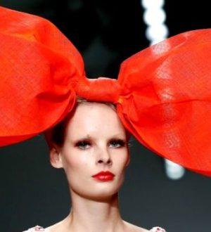 Модные в этом сезоне аксессуары для волос — какие они?