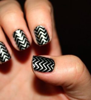 Маникюр на короткие ногти 2025: фото идей дизайна для квадратной и овальной формы