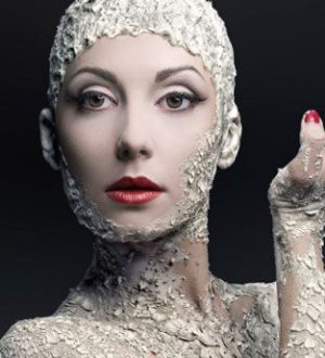 Маска из белой глины для лица