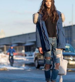 Что носить с рваными джинсами: тенденции уличной моды, фото