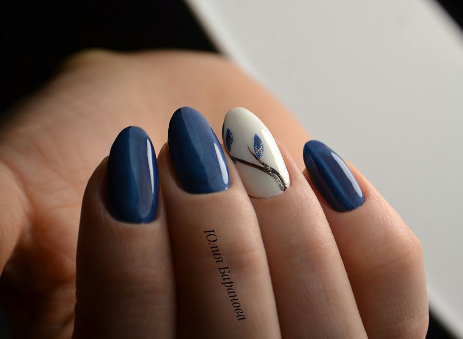 дизайн ногтей темно синий