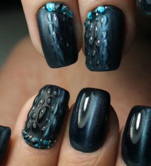 Темный маникюр: 100+ фото новинок