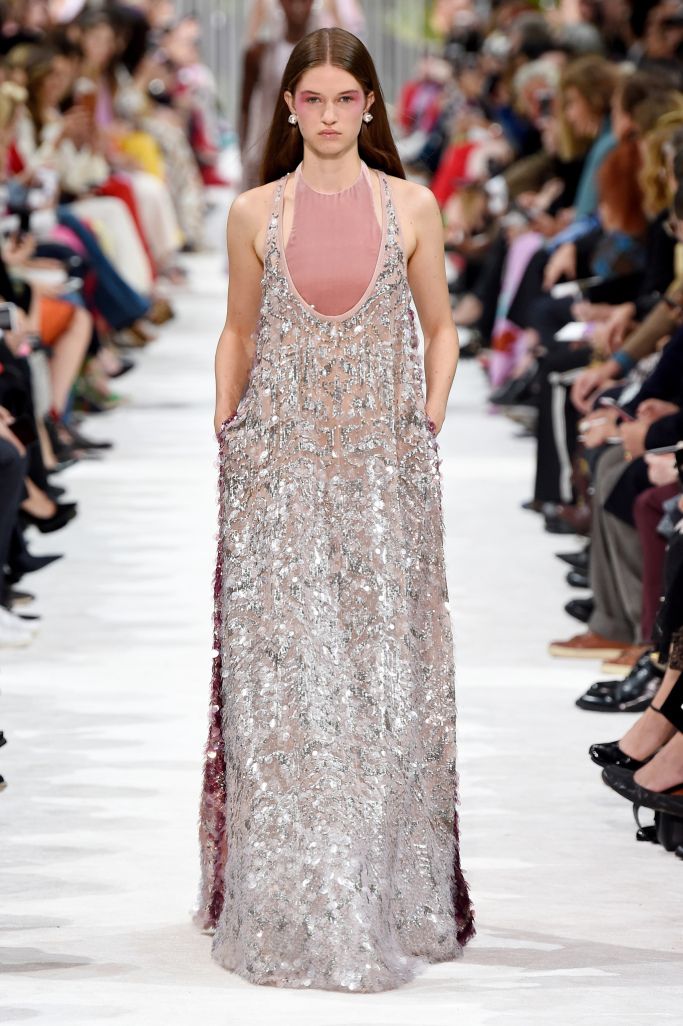Длинное платье с паетками из коллекции Valentino