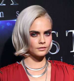 Самые красивые прически на средние волосы