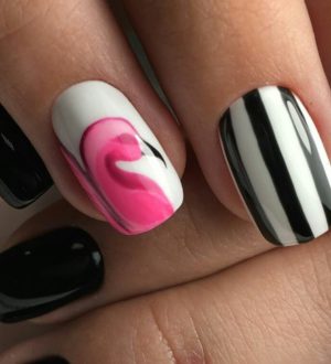 Идеи маникюра с полосками на 2020 год