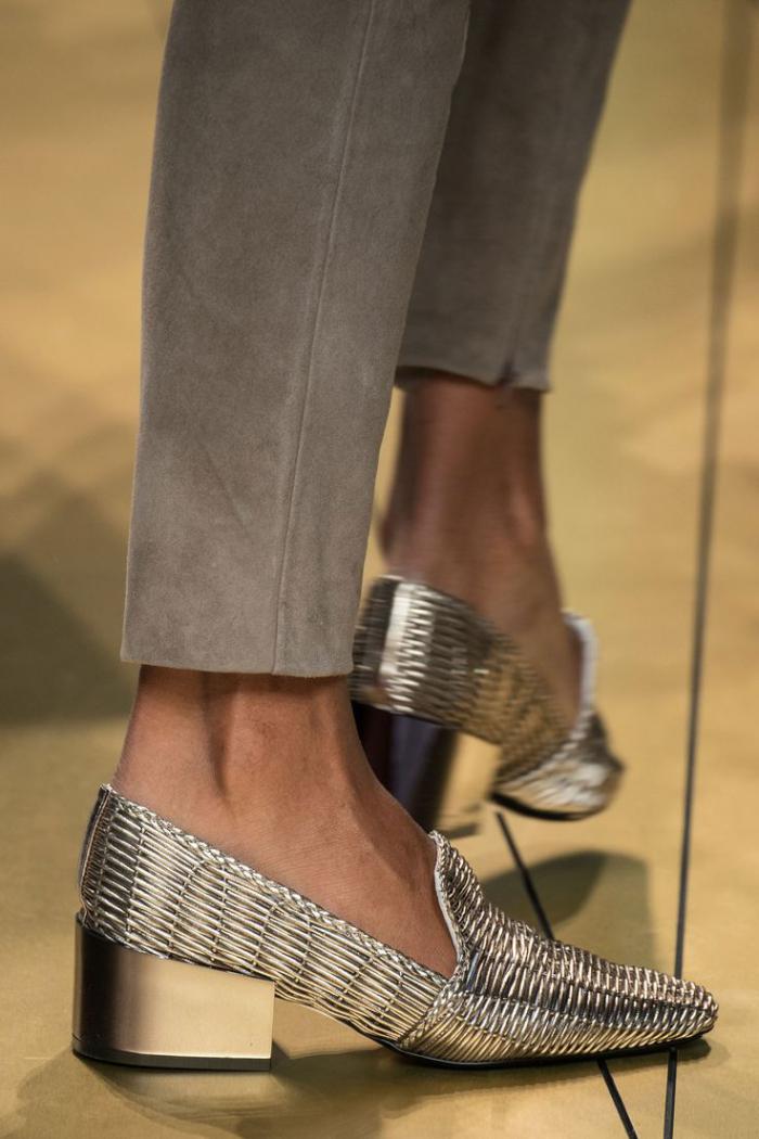 Женские лоферы. С чем носить эти модные туфли в 2018-2019 году?