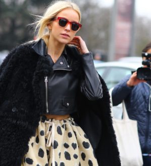 С чем носить черную женскую куртку: модный look