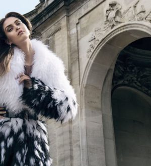 Шубы в сезоне 2018 – 2019. Цвет, яркие принты и мини-длина