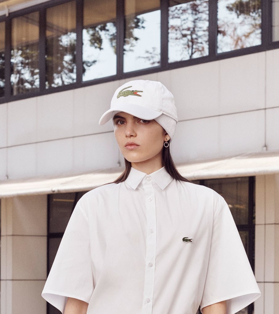 Модные женские головные уборы 2019 года. Lacoste