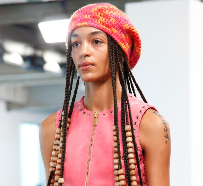 Модные женские головные уборы 2019 года. Michael Kors Collection