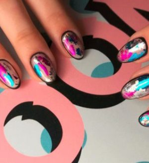 Маникюр с фольгой: свежие идеи и модные тренды