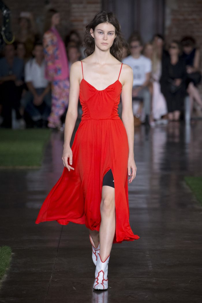 Модное красное платье MSGM