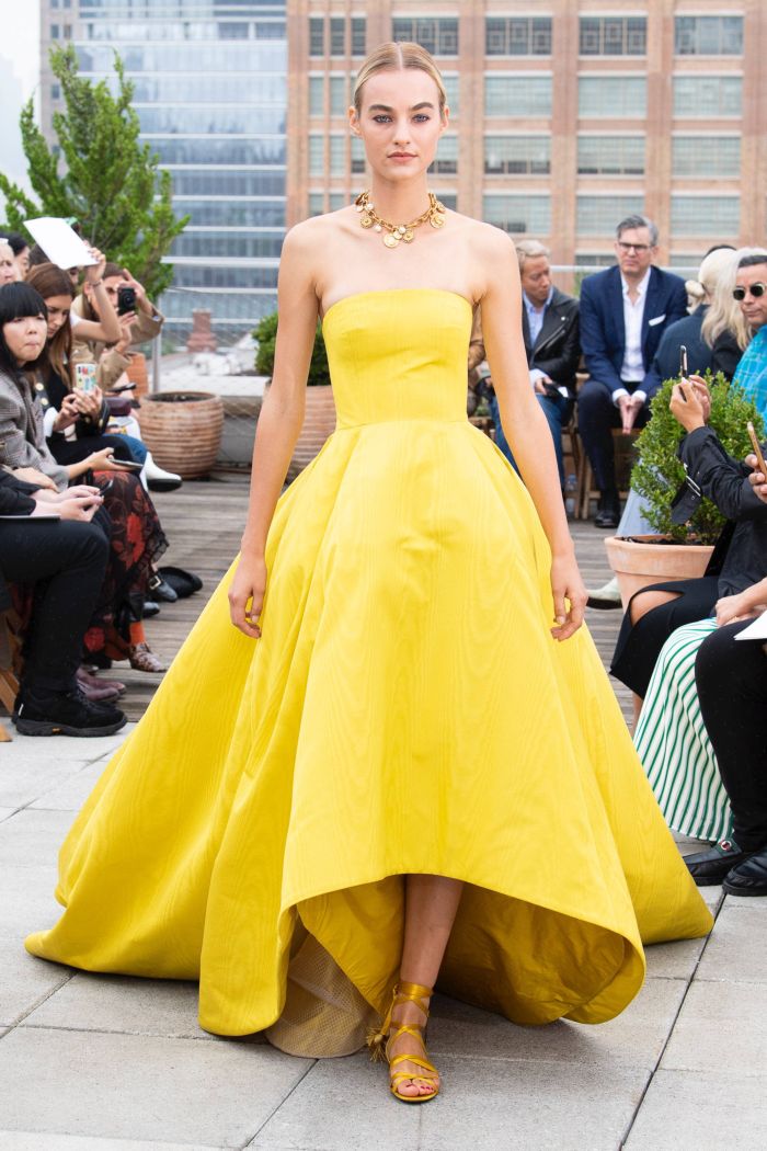 Желтое платье на выпускной Oscar de la Renta
