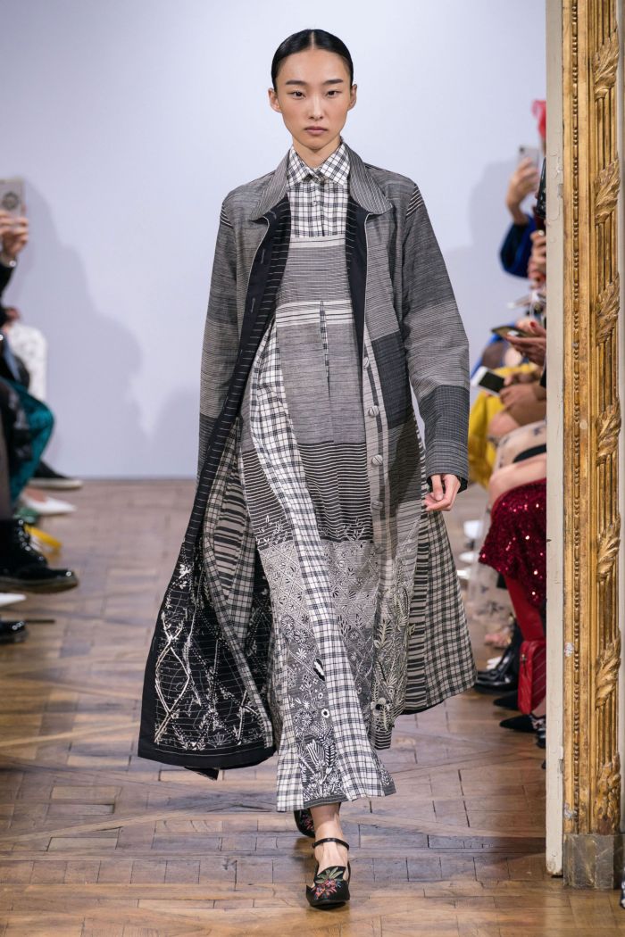 Модное серое платье Rahul Mishra