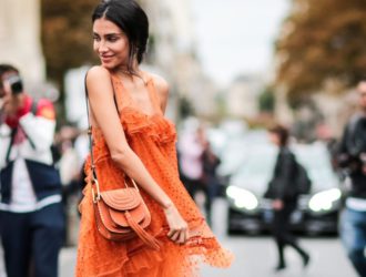 Оранжевое платье — с чем носить модные новинки 2020 года