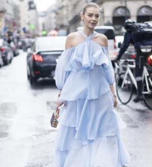 Голубое платье — модные новинки 2020 года