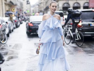 Голубое платье — модные новинки 2020 года