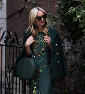 Зеленое платье: с чем носить модные новинки года