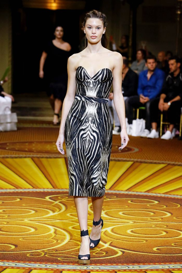 Модное черно-белое платье Christian Siriano