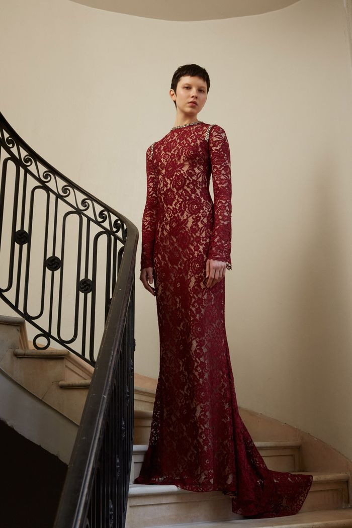 Бордовое кружевное платье Reem Acra