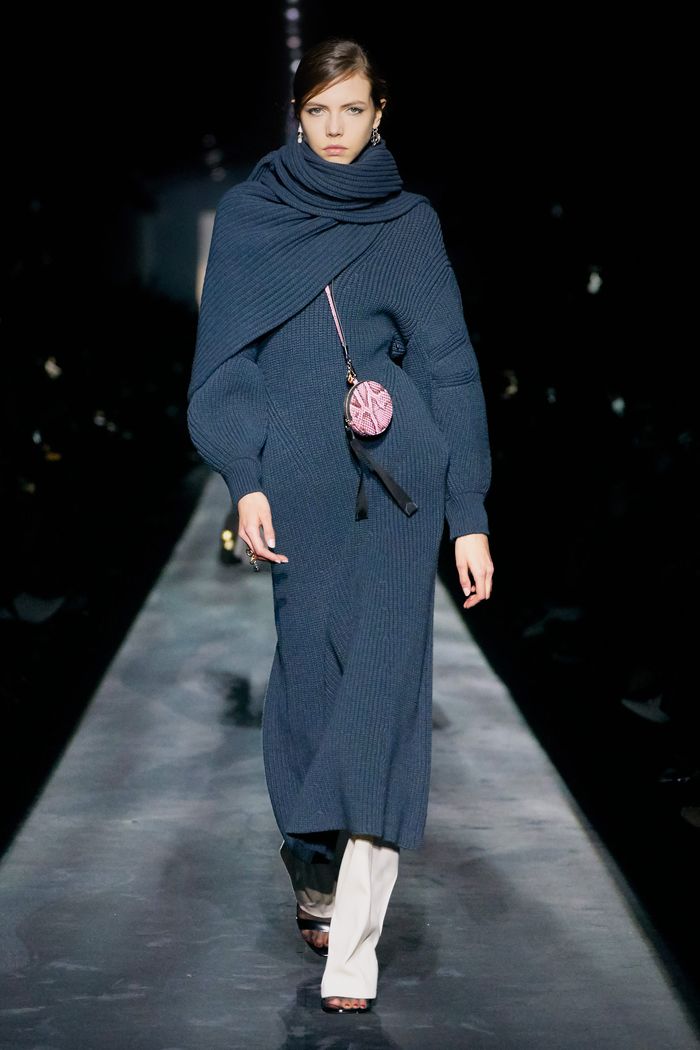 Модный аксессуар осень-зима 2019-2020 из коллекции Givenchy