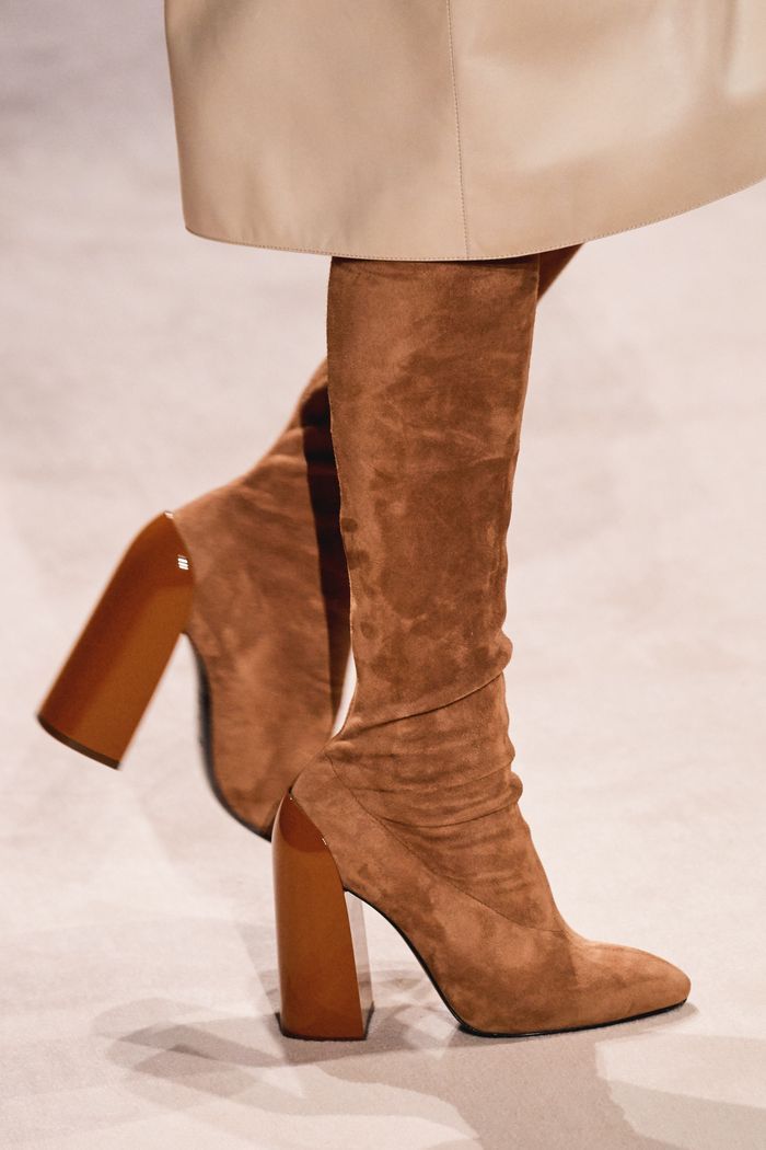 Модные замшевые сапоги осень-зима из коллекции Hermès