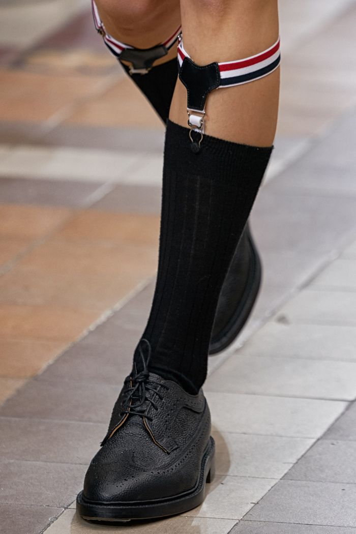 С чем носить женские ботинки броги и дерби. Образ из новой коллекции Thom Browne