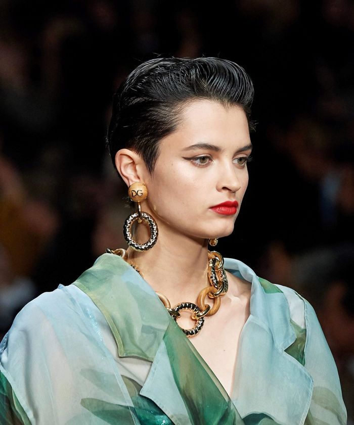 Стрижки моделей на показе Dolce & Gabbana 2020