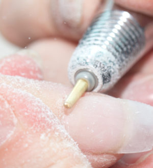 Как снять нарощенные ногти аппаратом или в домашних условиях? Инфографика с инструкциями