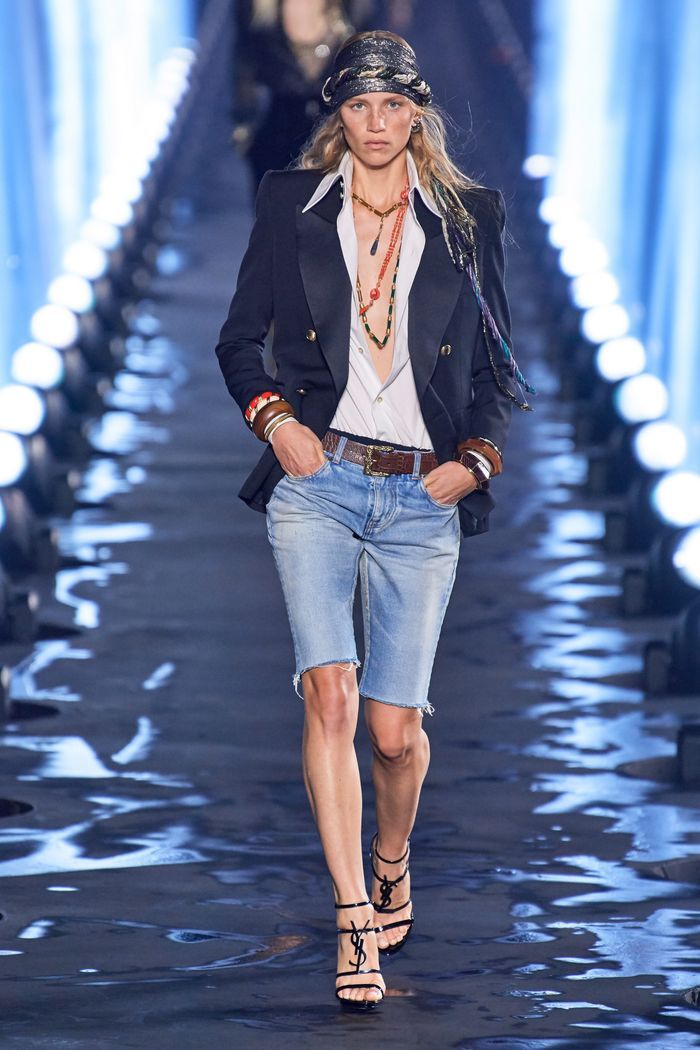 Модные джинсовые шорты из коллекции весна-лето 2020 Saint Laurent
