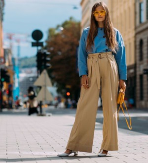 С чем носить широкие брюки весной, летом, осенью и зимой | сезонные образы