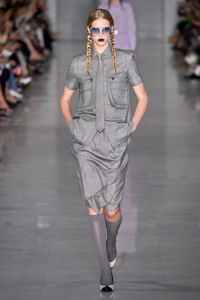 Модный женский костюм с рубашкой коллекции весна-лето 2020 Max Mara