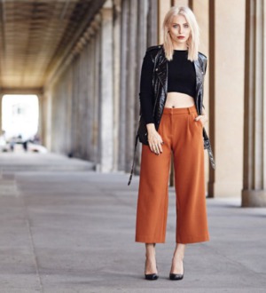 Модный совет — с чем носить широкие укороченные брюки