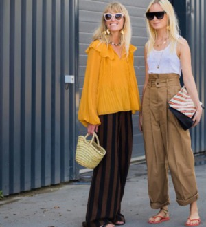 Мнение стилиста: с чем носить широкие завышенные брюки