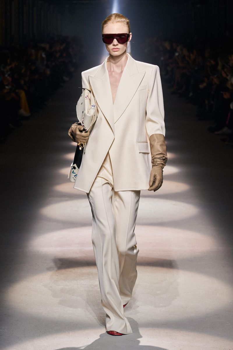 Модный аксессуар осень-зима 2020-2021 из коллекции Givenchy