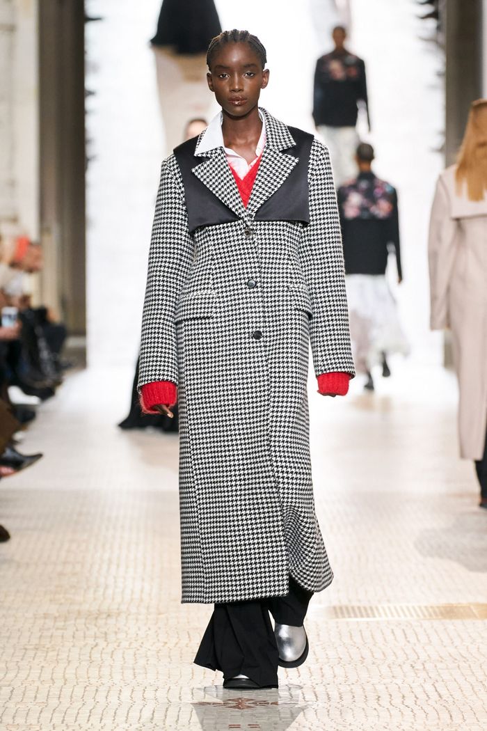 Модные тренды женской одежды осень-зима 2020-2021. Пальто из коллекции Nina Ricci