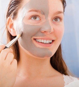 5 простых подтягивающих масок для лица в домашних условиях