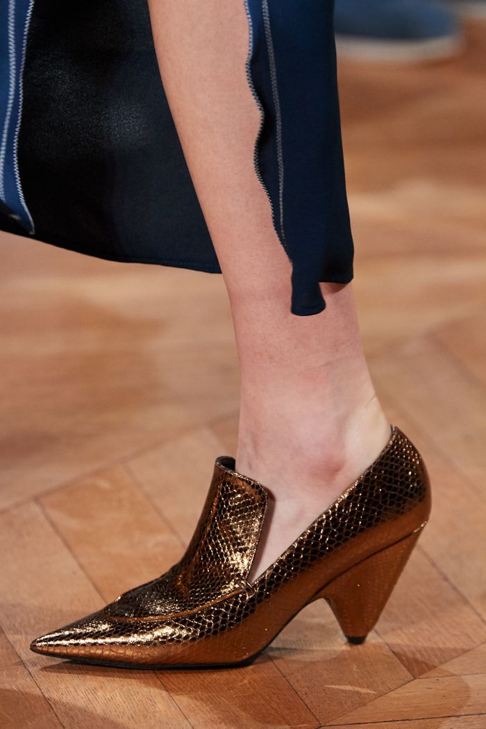 Модная женская обувь сезона осень-зима 2020-2021 - туфли с клиновидным каблуком из коллекции Stella McCartney