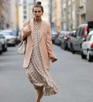 С чем носить длинные платья: подбираем одежду и обувь, составляем модный образ