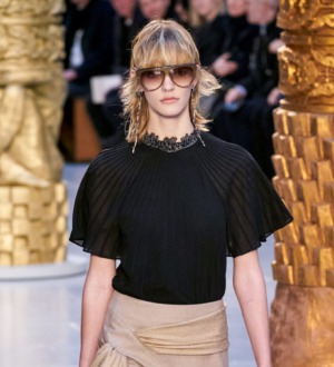 Модные блузки и рубашки осень-зима 2020-2021: какие выбрать, чтобы быть в тренде?