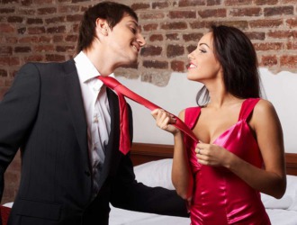 Почему некоторые женщины привлекают плохих парней?