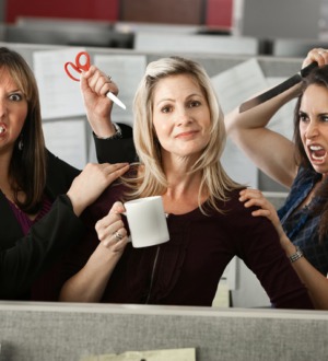 Как распознать зависть в женской дружбе: 9 видимых признаков