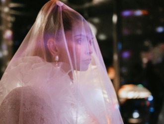 Все обсуждают свадебный образ Веры Брежневой