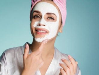 Маска для лица из крахмала: 7 рецептов красоты