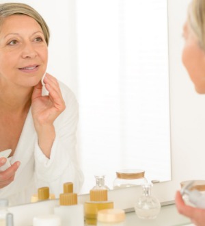 Маски для лица после 60 лет, которые стоит попробовать