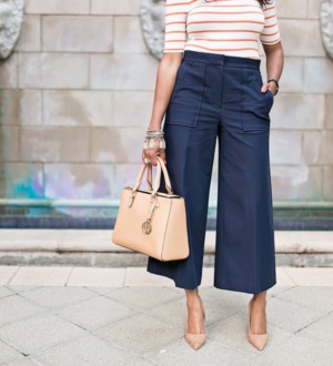 С чем носить синие брюки: яркие цветовые сочетания и образы