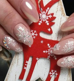 Маникюр декабрь 2020: идеи и лунный календарь