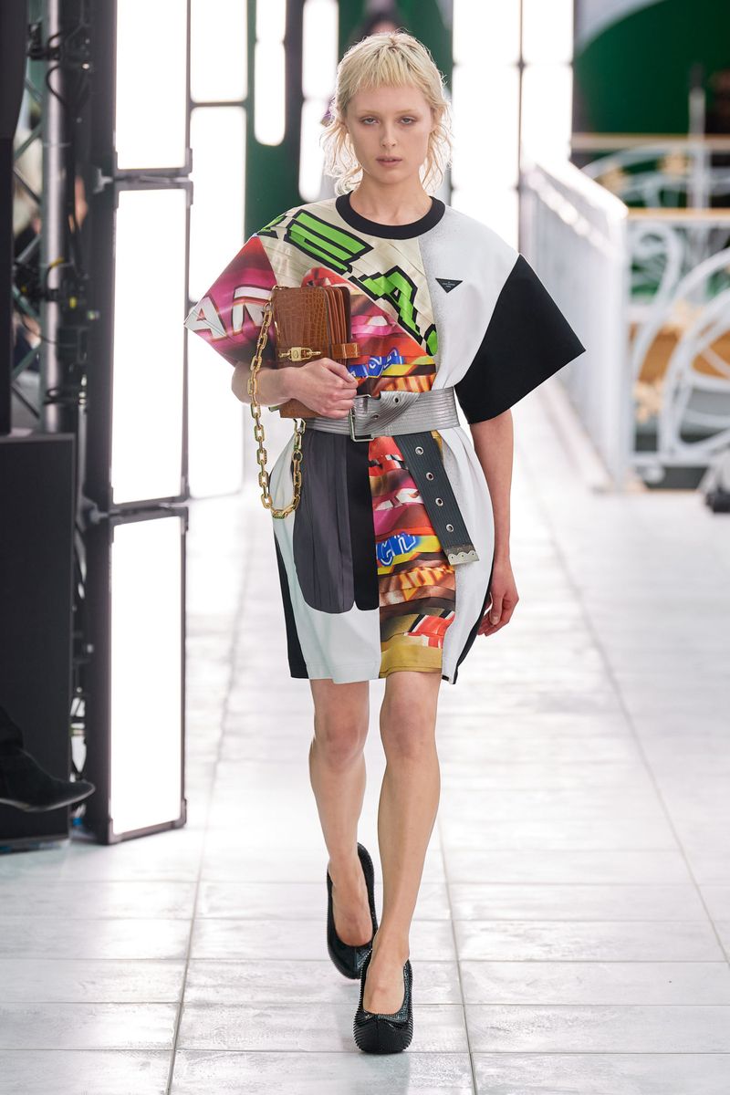 Модное платье весна-лето 2021 из коллекции Louis Vuitton