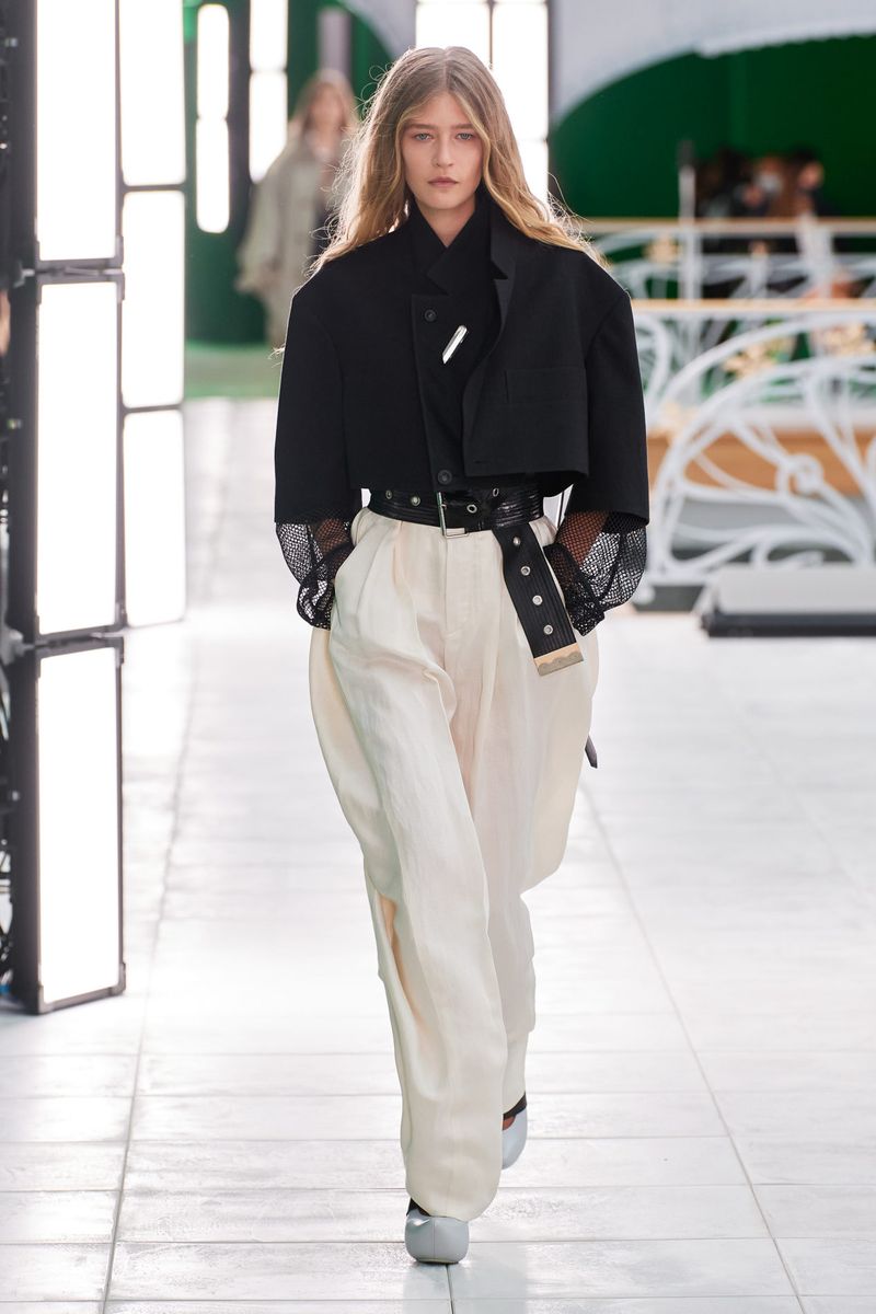 Модный пиджак из коллекции весна-лето 2021 Louis Vuitton